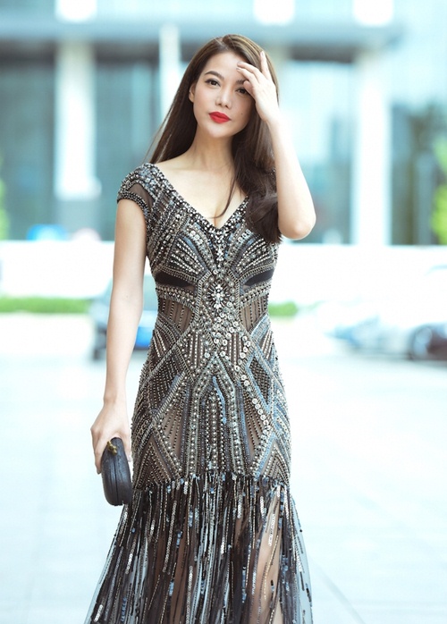 Trương Ngọc Ánh đẹp đôi sánh bước bên Kim Lý ở Trung Quốc - 1