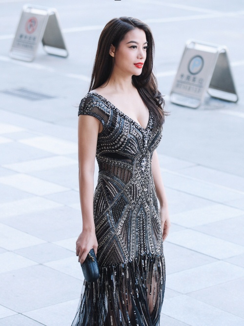Trương Ngọc Ánh đẹp đôi sánh bước bên Kim Lý ở Trung Quốc - 3