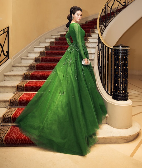 Lý Nhã Kỳ hóa công chúa tóc mây trên thảm đỏ Cannes - 1