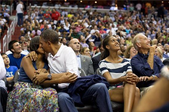 Tổng thống Obama: Người chồng vĩ đại đây rồi! - 10