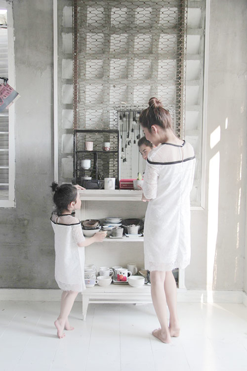 10 mẫu váy đôi ngọt ngào cho mẹ diện chung với con gái - 5