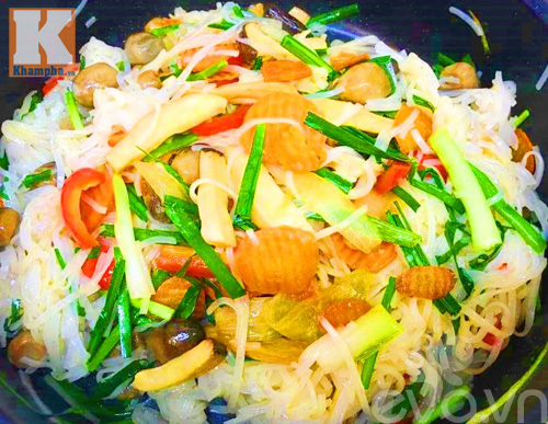 Bữa sáng đơn giản với hủ tiếu xào nấm - 9