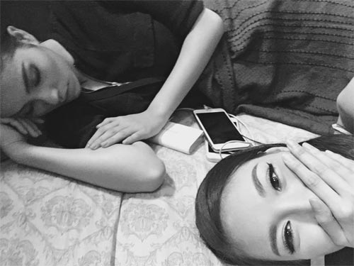 Phạm Hương bị Lan Khuê “dìm hàng” khi đang ngủ - 2