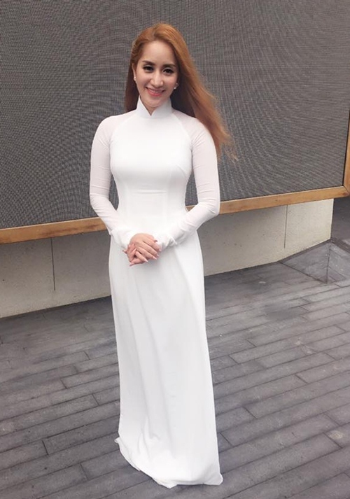 Khánh Thi phát khóc vì sung sướng khi được ông Obama bắt tay - 1