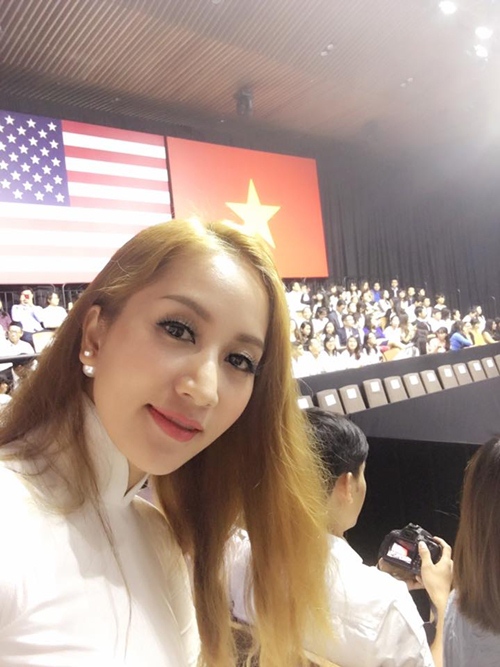 Khánh Thi phát khóc vì sung sướng khi được ông Obama bắt tay - 5