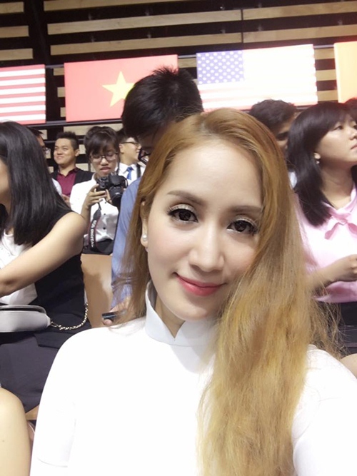 Khánh Thi phát khóc vì sung sướng khi được ông Obama bắt tay - 6