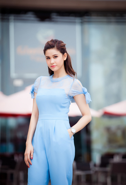 Mỏi mắt ngắm body của gái một con sexy nhất nhì Vbiz - 17