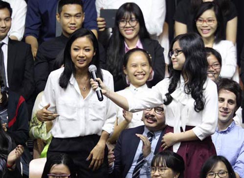 Suboi trổ tài đọc rap điêu luyện trước Tổng thống Obama - 4