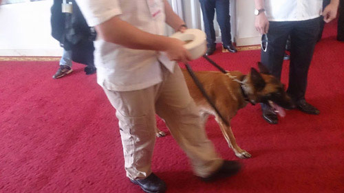 Tổng thống Obama chào tạm biệt Việt Nam - 10