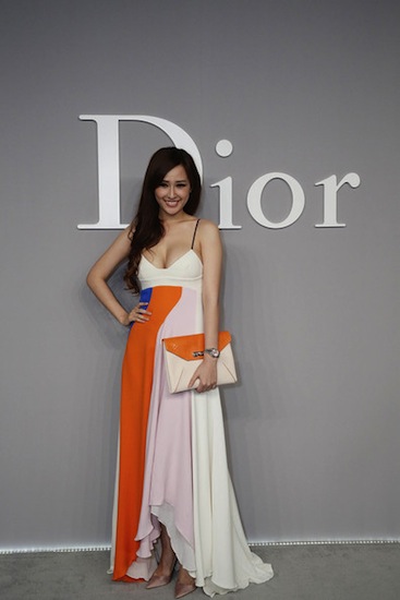 Loạt mỹ nhân Việt từng phá dáng hàng hiệu - 6