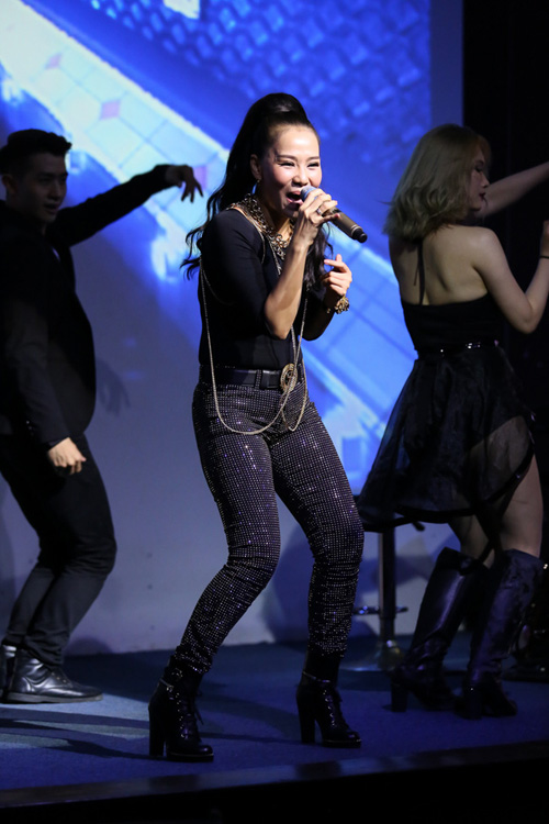 Loạt mỹ nhân Việt từng phá dáng hàng hiệu - 14