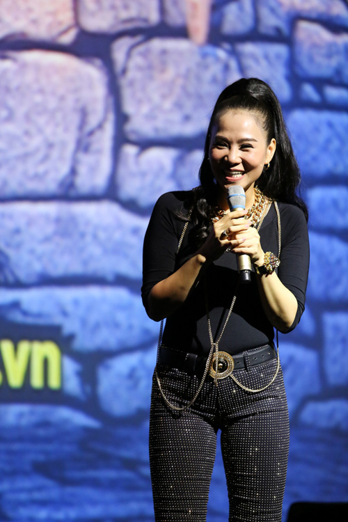 Loạt mỹ nhân Việt từng phá dáng hàng hiệu - 15