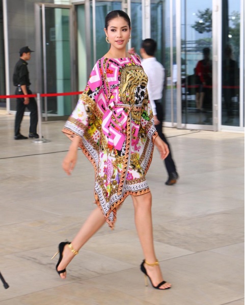 Loạt mỹ nhân Việt từng phá dáng hàng hiệu - 2