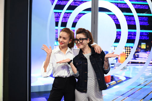 Yến Trang - Yến Nhi đi diễn bằng ôtô bình dân - 8