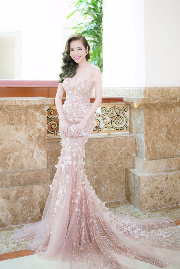 Phong cách khác biệt bất ngờ của 4 mỹ nữ sinh năm 1987 - 1