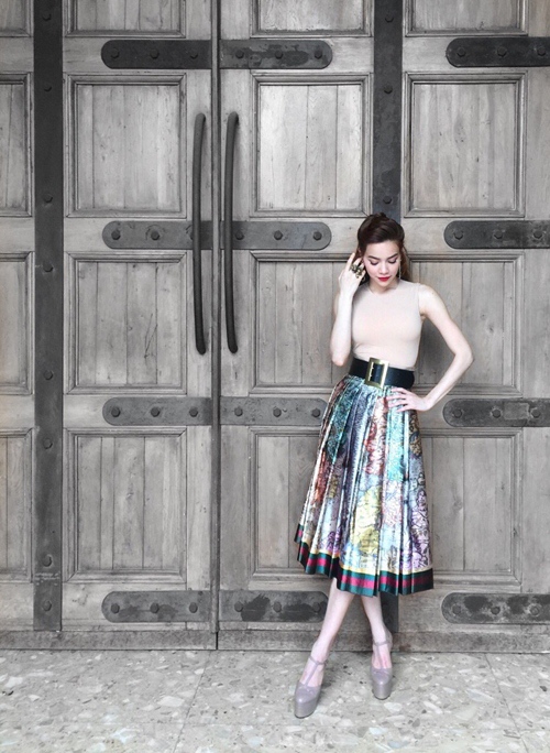 Bị cho là giả tạo khi đi từ thiện, Hà Hồ đáp trả dư luận - 6