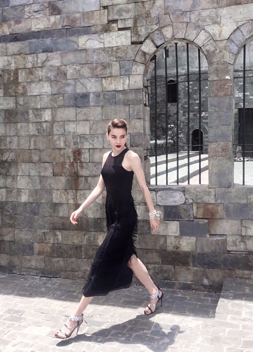 Bị cho là giả tạo khi đi từ thiện, Hà Hồ đáp trả dư luận - 7