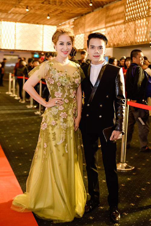 Hồng Quế lần đầu xuất hiện trước truyền thông sau khi có bầu - 9