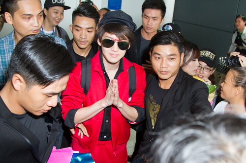 Mỹ nam quot;Tình yêu không có lỗiquot; liên tục quot;tự sướngquot; cùng fan Việt - 8