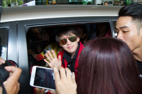 Mỹ nam quot;Tình yêu không có lỗiquot; liên tục quot;tự sướngquot; cùng fan Việt - 13