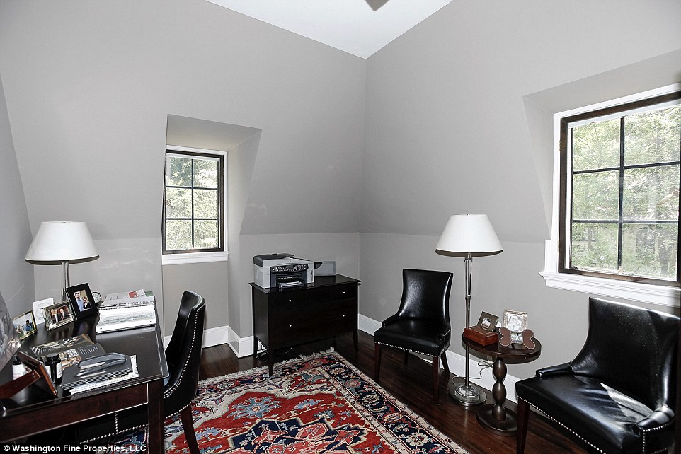 Trở về từ Việt Nam, Obama chuẩn bị ra ngoài thuê nhà ở - 14