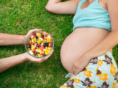 Những yếu tố khiến mẹ sinh con kém khôn - 2