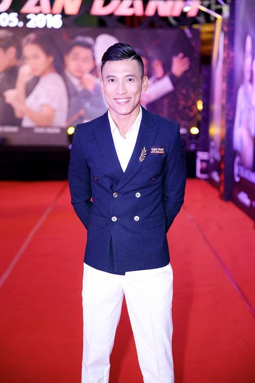 Pha Lê đỏ rực, đi xem phim cùng quot;người cũquot; của Oanh Yến - 5