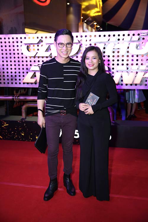 Pha Lê đỏ rực, đi xem phim cùng quot;người cũquot; của Oanh Yến - 13