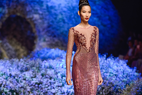 Phạm Hương, Kỳ Duyên đại chiến với váy xuyên thấu - 9