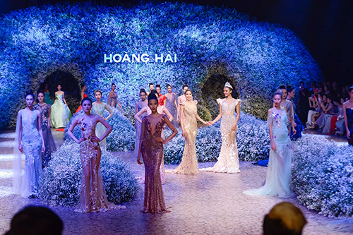 Phạm Hương, Kỳ Duyên đại chiến với váy xuyên thấu - 19