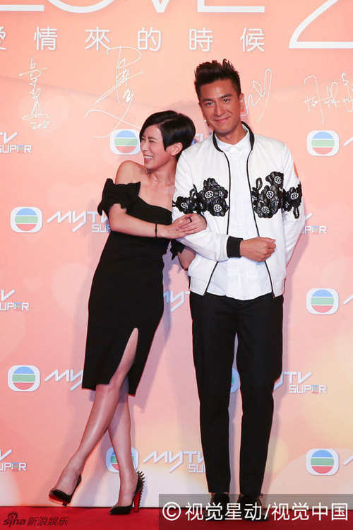 Showbiz 24/7: Báo quốc tế khen màn rap của Suboi trước Obama - 5