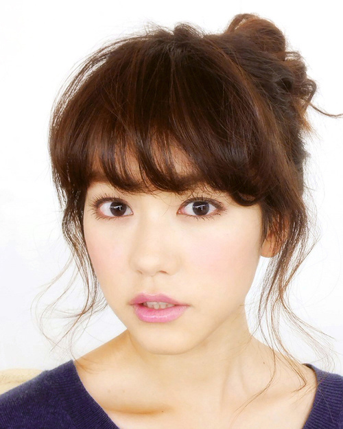 Tóc ngắn mái ngố giữ mãi nhan sắc tuổi đôi mươi - 10