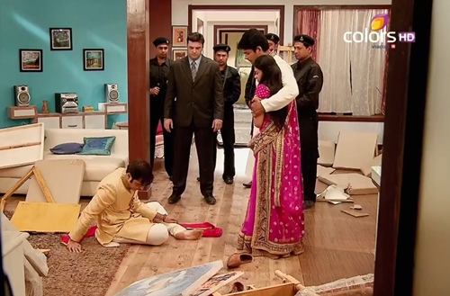 quot;Cô dâu 8 tuổiquot;: Kẻ cuồng tình theo đuổi Anandi trả giá ra sao - 1