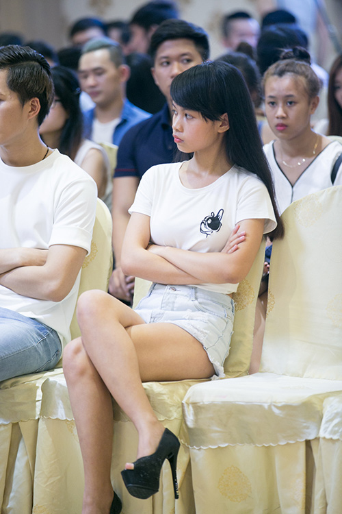 Cô nàng sinh viên nấm lùn quyết tâm đi thi Next Top - 2