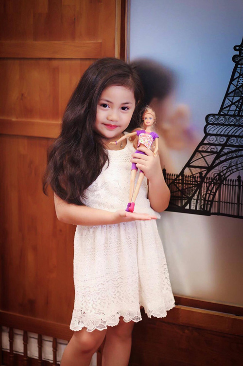 Gặp hai mẹ con Hà Nội cứ xuống phố là được khen tấm tắc - 1