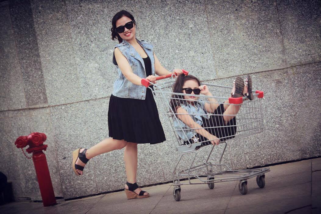 Gặp hai mẹ con Hà Nội cứ xuống phố là được khen tấm tắc - 13