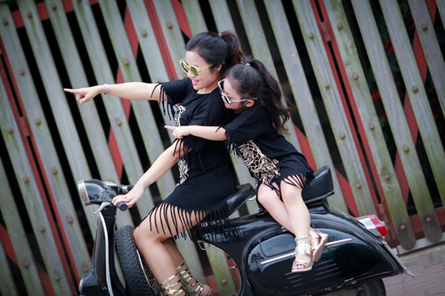 Gặp hai mẹ con Hà Nội cứ xuống phố là được khen tấm tắc - 10