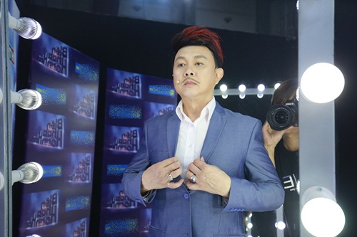 Trấn Thành quấn quýt ôm ấp, hôn tay Hari Won - 10