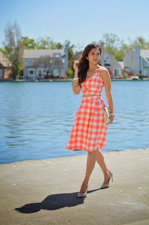 Chán chấm bi, hoa nhí, chị em nên tìm đến họa tiết kẻ ô - 5