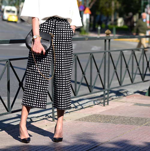 Chán chấm bi, hoa nhí, chị em nên tìm đến họa tiết kẻ ô - 10