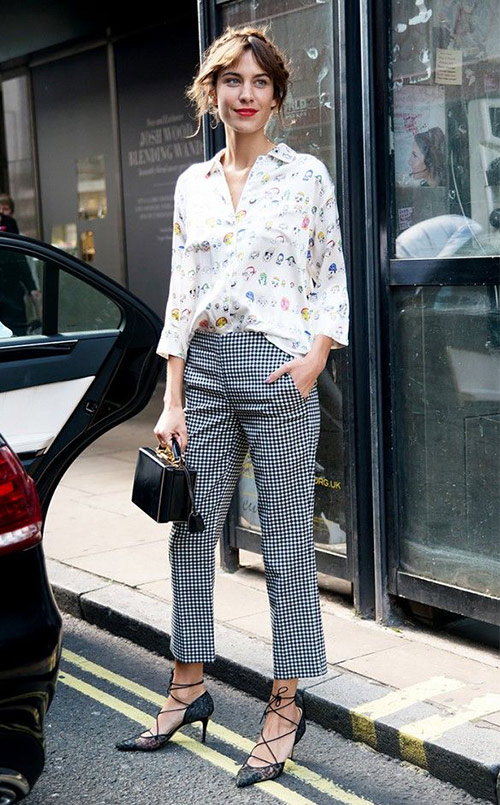 Chán chấm bi, hoa nhí, chị em nên tìm đến họa tiết kẻ ô - 9