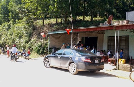 Chém chết vợ và mẹ vợ rồi tự thiêu trong đêm - 1