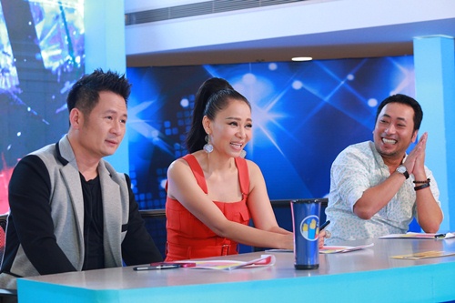 Cô quot;con dâu Việtquot; người Philippines bật khóc tại Vietnam Idol - 1