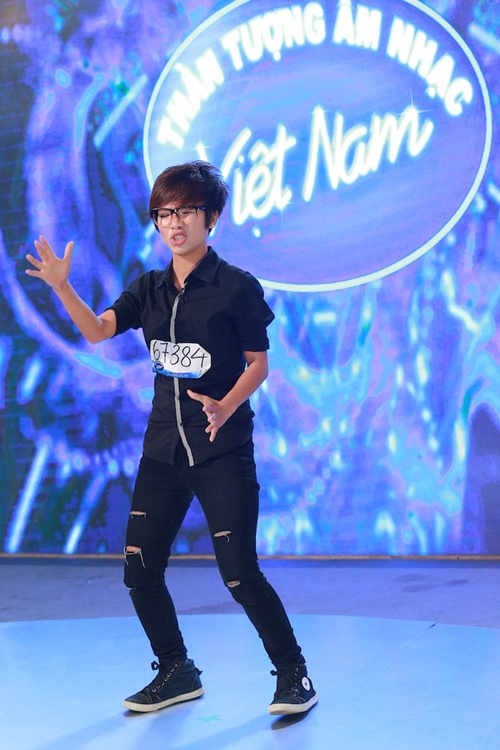 Cô quot;con dâu Việtquot; người Philippines bật khóc tại Vietnam Idol - 19