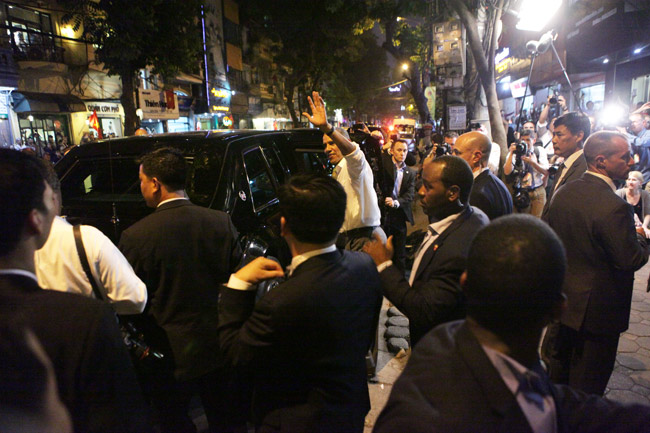 CSGT “mở đường” cho ông Obama: Bảo vệ Tổng thống như phim - 1