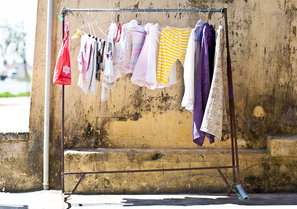 Nhiếp ảnh gia ngoại quot;chộpquot; cảnh dây phơi quần áo chằng chịt ở Việt Nam - 8