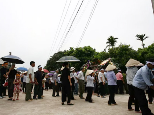 Vì sao đám tang ít có bà bầu đi dự? - 1