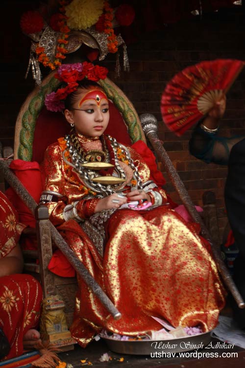 Cuộc đời kì lạ của những bé gái sinh ra đã làm nữ thần - 2