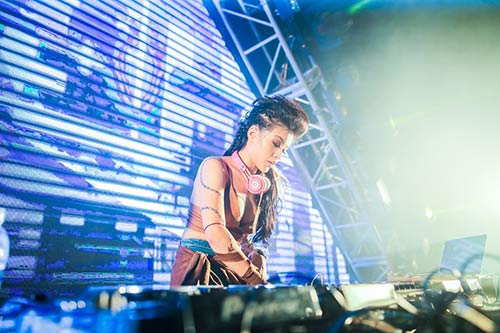 Dj Melo nóng bỏng, quot;nổi loạnquot; trong lễ hội âm nhạc - 8