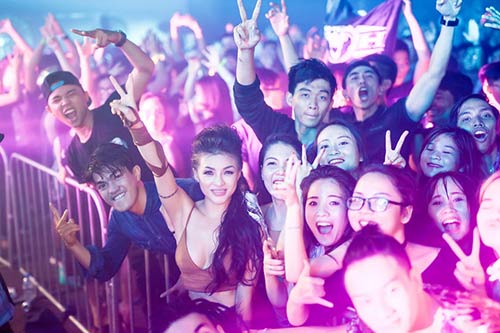 Dj Melo nóng bỏng, quot;nổi loạnquot; trong lễ hội âm nhạc - 7